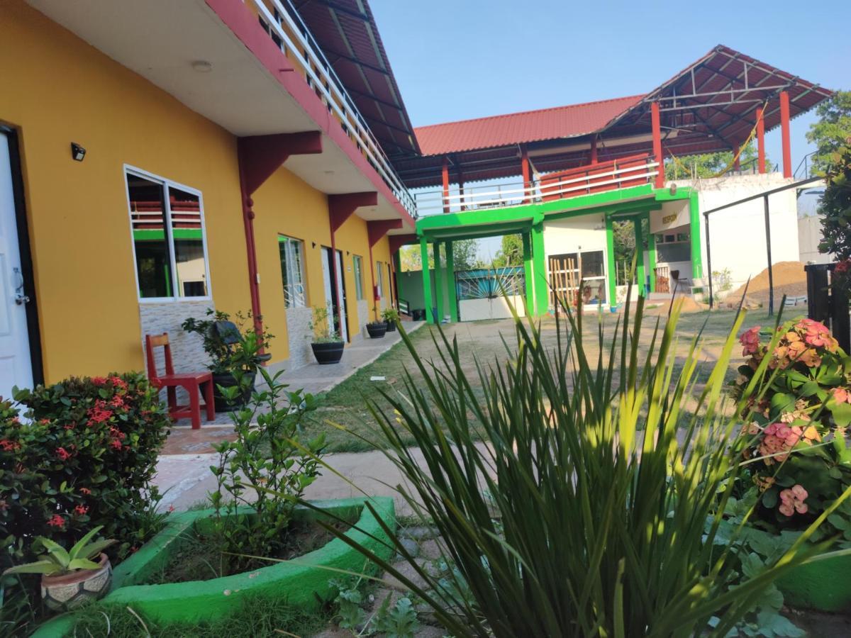 ホテル Hospedaje Barrancas Cosoleacaque エクステリア 写真